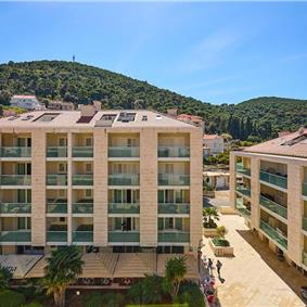 3 bedroom apartment with sea views in Dubrovnik, sleeps 6